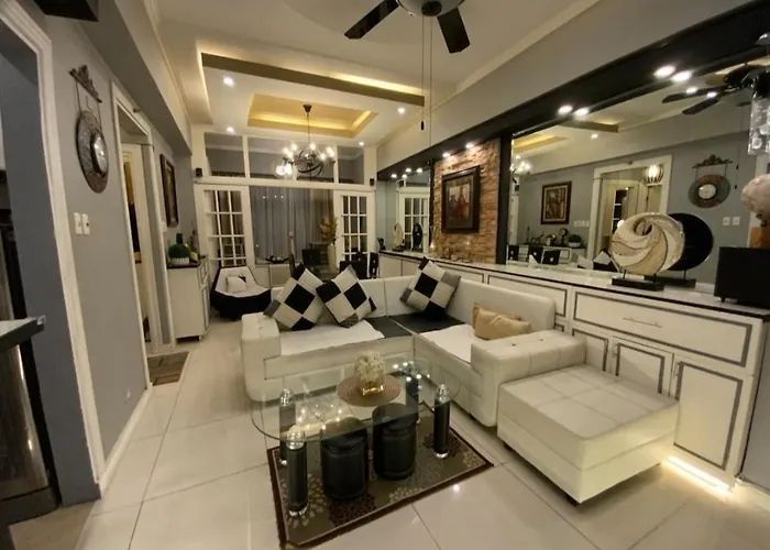 Apartamento Awesome Beside Eastwood Mall *