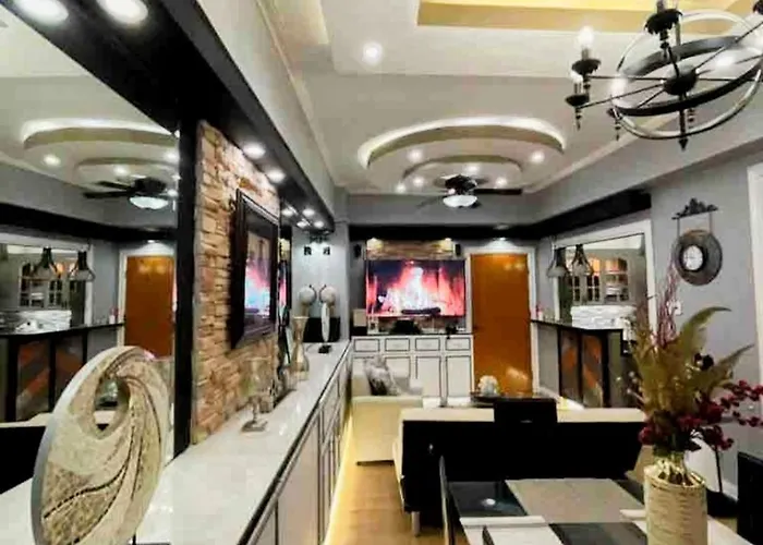 Awesome Beside Eastwood Mall Apartamento